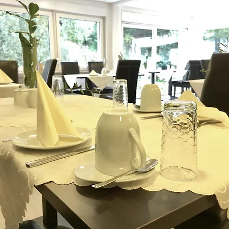 City Hotel Diez 2*